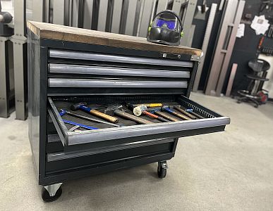 Drawer cabinets